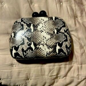 Clutch no straps new condition